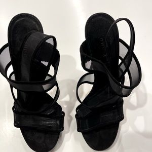 Barely used Gucci 37.5 heels